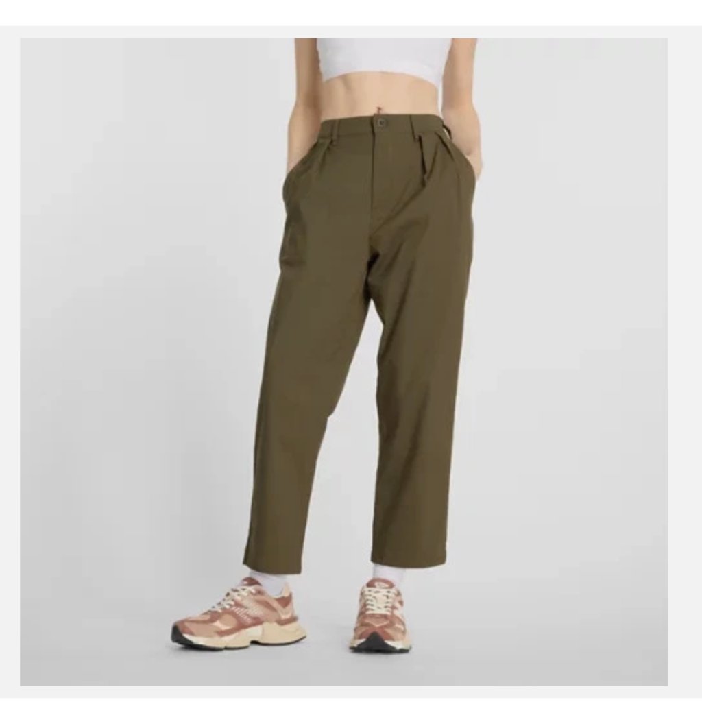 New Balance Boylston Twill Tapered Pant In Dark Moss
